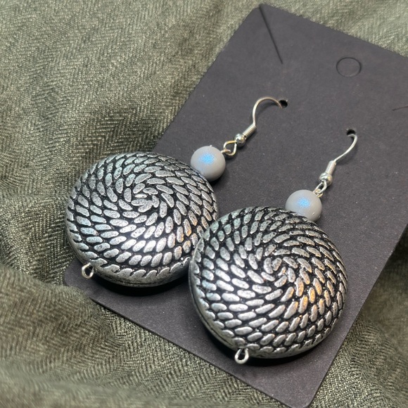 Chunky antique silver dangle earrings handmade nickel free - Picture 3 of 4